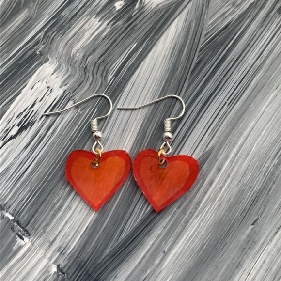 Small red heart earrings - Picture 2 of 3